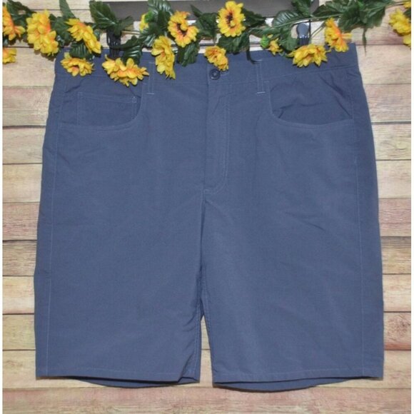 Roundtree & Yorke Performance Blue Knee Length Shorts Size 38 Golfing Stretch - Picture 1 of 6